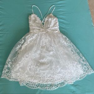 WHITE LACE DRESS